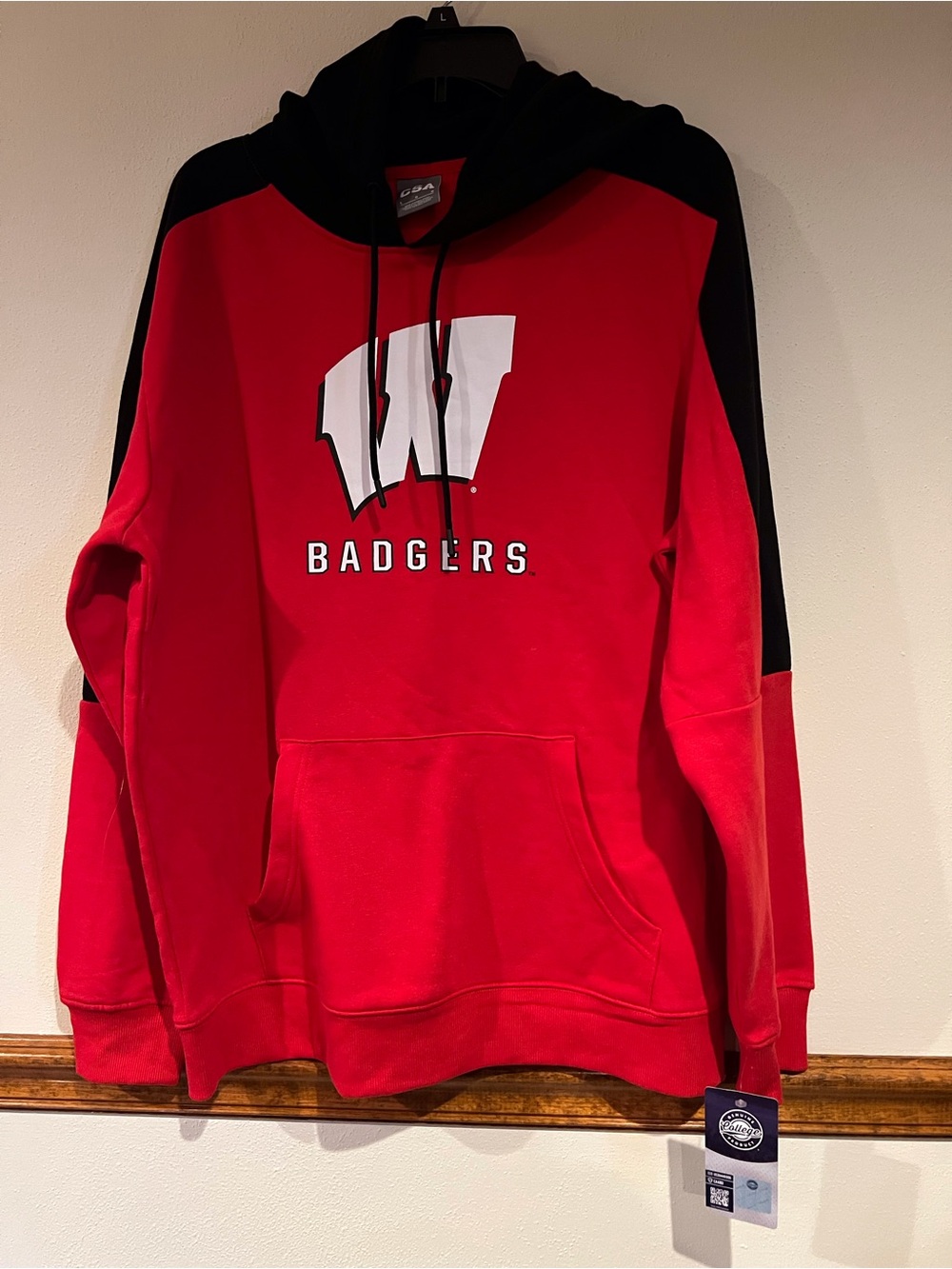Wisconsin Badgers Red and Black Pullover Hooded Sweatshirt